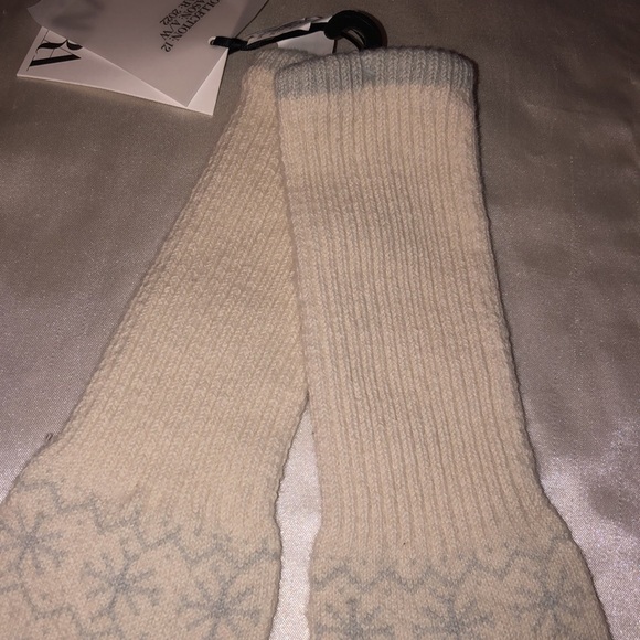 Zara Jacquard Knit White Long Gloves Pale Blue Snowflake Pattern Size S NWT - Picture 9 of 16